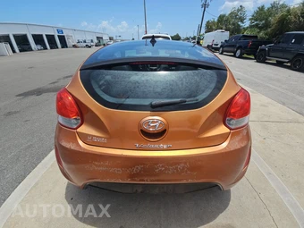 2013 Hyundai Veloster w/Black Interior – miniatura 5