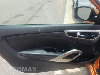 2013 Hyundai Veloster w/Black Interior – miniatura 9