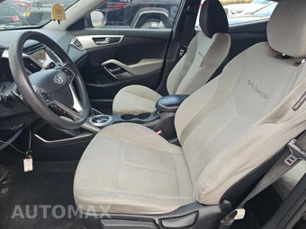 2013 Hyundai Veloster w/Gray Interior – miniatura 7