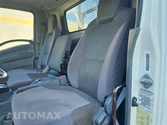 2013 Isuzu NPR HD Base Low Tilt – miniatura 10