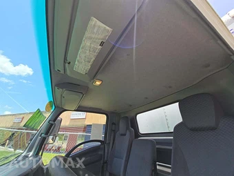 2013 Isuzu NPR HD Base Low Tilt – miniatura 11