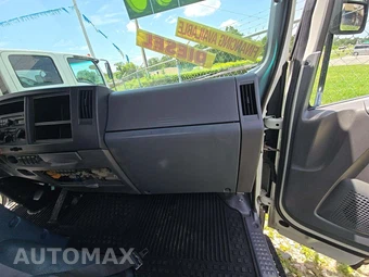 2013 Isuzu NPR HD Base Low Tilt – miniatura 16