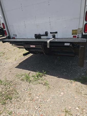2013 Isuzu NPR HD Base Low Tilt – miniatura 22