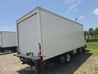 2013 Isuzu NPR HD Base Low Tilt – miniatura 3