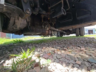 2013 Isuzu NPR HD Base Low Tilt – miniatura 7