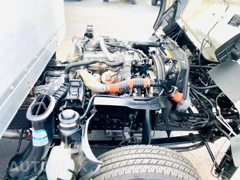2013 Isuzu NPR – miniatura 12