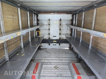 2013 Isuzu Reach – miniatura 15