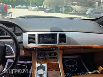 2013 Jaguar XF 3.0 - miniatura 10