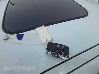 2013 Jaguar XF – miniatura 8