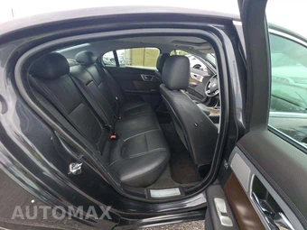 2013 Jaguar XF - miniatura 13