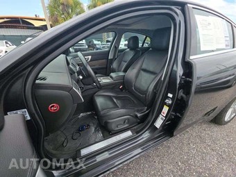 2013 Jaguar XF - miniatura 3
