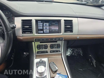 2013 Jaguar XF - miniatura 7