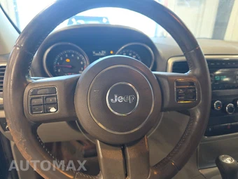 2013 Jeep Grand Cherokee Laredo – miniatura 10