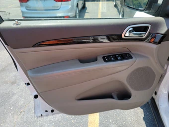 2013 Jeep Grand Cherokee Laredo – miniatura 9