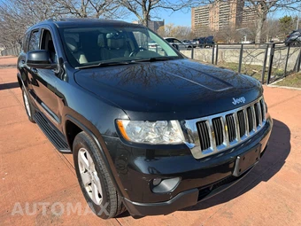 2013 Jeep Grand Cherokee Laredo - miniatura 3