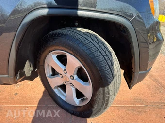 2013 Jeep Grand Cherokee Laredo - miniatura 69