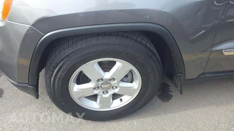 2013 Jeep Grand Cherokee Laredo - miniatura 28