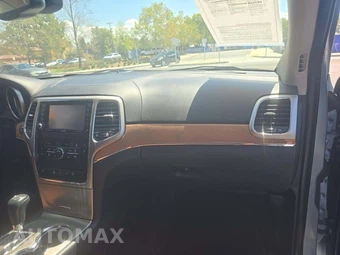 2013 Jeep Grand Cherokee Overland - miniatura 19