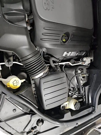 2013 Jeep Grand Cherokee Summit Edition – miniatura 26