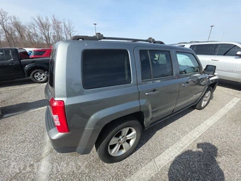 2013 Jeep Patriot Latitude – miniatura 4