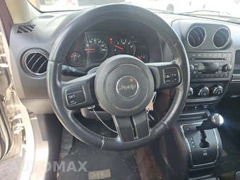 2013 Jeep Patriot Latitude - miniatura 10