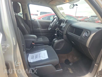2013 Jeep Patriot Latitude - miniatura 8