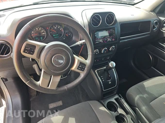 2013 Jeep Patriot Latitude – miniatura 11