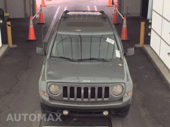 2013 Jeep Patriot Latitude – miniatura 2