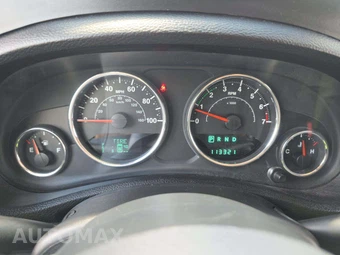 2013 Jeep Wrangler Moab Edition - miniatura 6