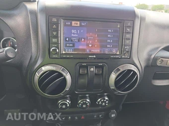 2013 Jeep Wrangler Moab Edition - miniatura 7