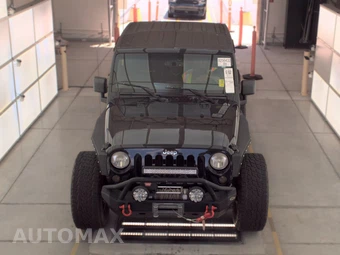 2013 Jeep Wrangler Sahara - miniatura 2