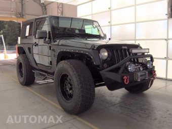 2013 Jeep Wrangler Sahara - miniatura 3