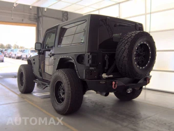 2013 Jeep Wrangler Sahara - miniatura 6