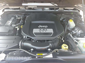 2013 Jeep Wrangler Sahara - miniatura 20