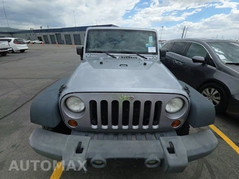 2013 Jeep Wrangler Sport – miniatura 2