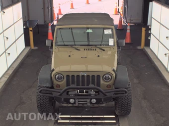 2013 Jeep Wrangler Sport - miniatura 2