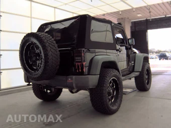 2013 Jeep Wrangler Sport - miniatura 4