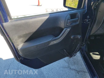 2013 Jeep Wrangler Sport - miniatura 9