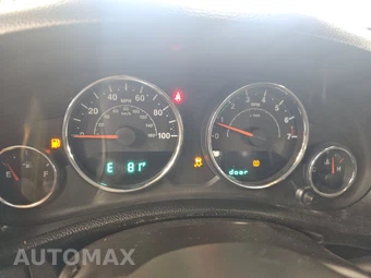 2013 Jeep Wrangler Sport - miniatura 12