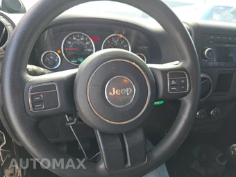 2013 Jeep Wrangler Sport - miniatura 10