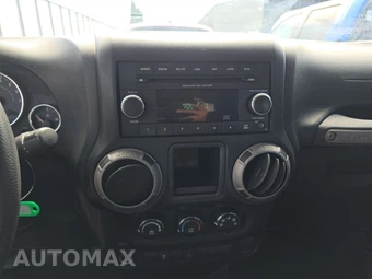 2013 Jeep Wrangler Sport - miniatura 11