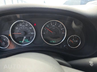 2013 Jeep Wrangler Sport - miniatura 12