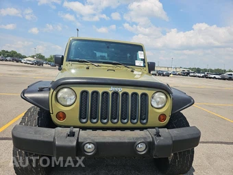 2013 Jeep Wrangler Sport - miniatura 2