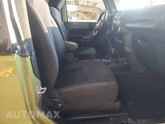2013 Jeep Wrangler Sport - miniatura 8