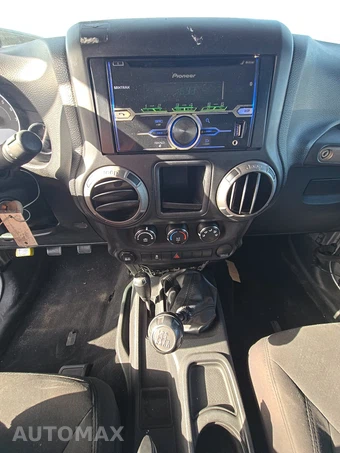 2013 Jeep Wrangler Sport - miniatura 11