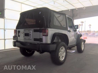 2013 Jeep Wrangler Sport - miniatura 4