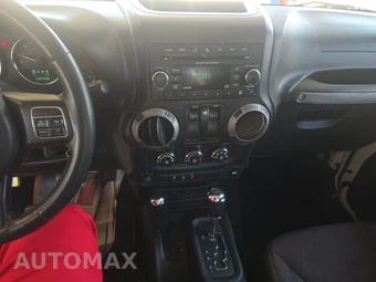 2013 Jeep Wrangler Sport - miniatura 11