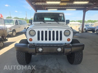 2013 Jeep Wrangler Sport - miniatura 2