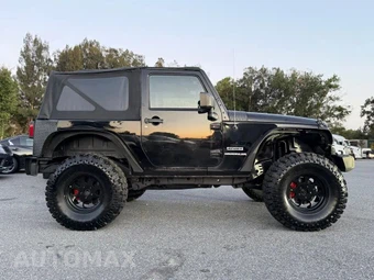 2013 Jeep Wrangler Sport - miniatura 2