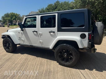 2013 Jeep Wrangler Unlimited Freedom Edition - miniatura 11